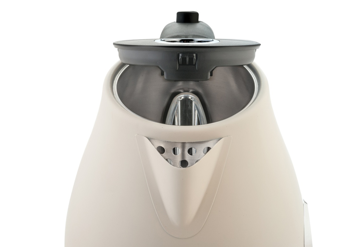 Απεικονίζεται ο βραστήρας με ανοιχτό το καπάκι.